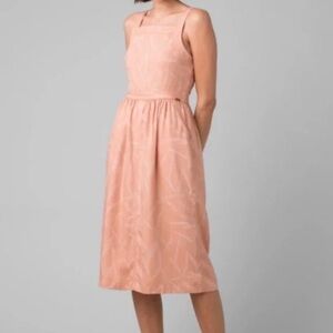 Sleeveless Square-Neck Midi Dress in Blush Pink